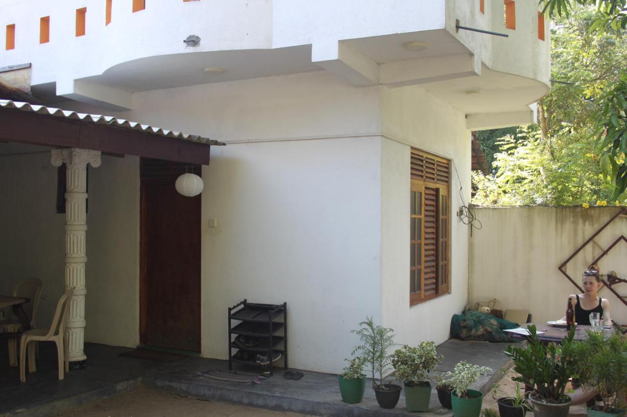 Chithra Homestay タンガラ エクステリア 写真