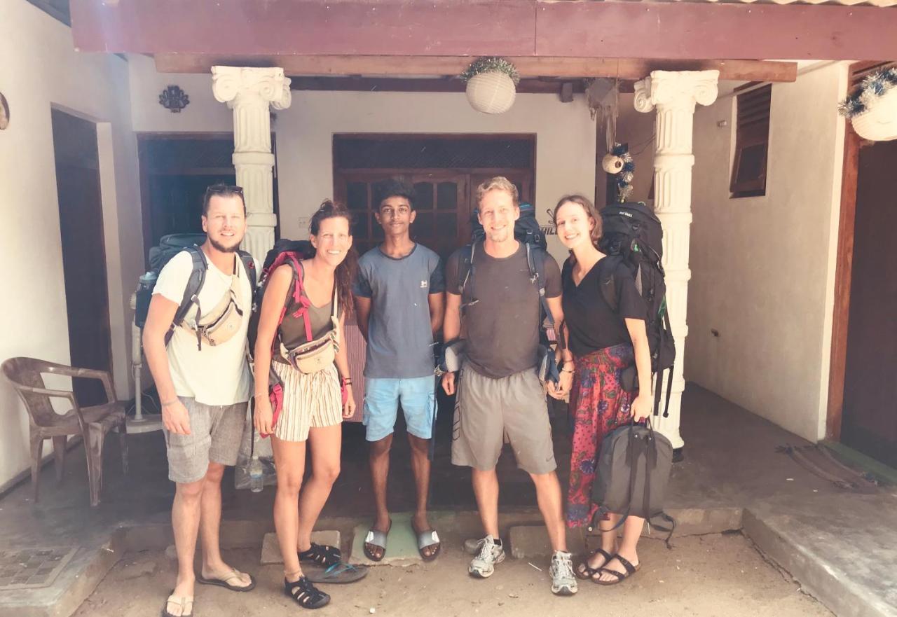 Chithra Homestay タンガラ エクステリア 写真